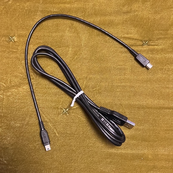 Texas Instruments TI-84 Plus CE - Picture 6 of 7